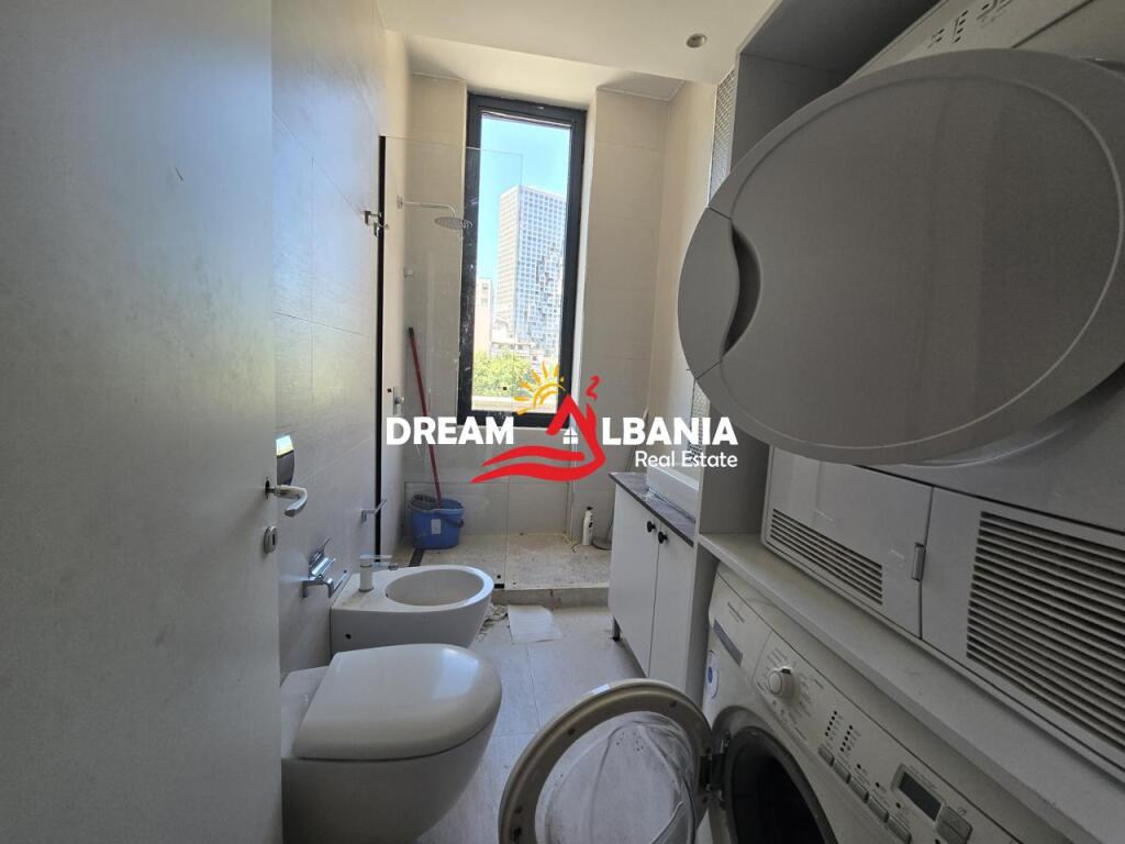 Appartamento o Ufficio+2 Posti Auto in Affitto in Via Elbasan, vicino a RTSH a Tirana (ID 42611307)