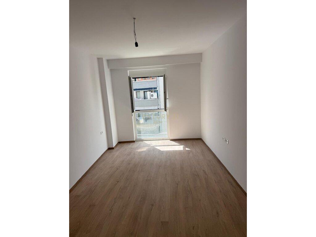 FOR RENT APARTMENT 2 + 1 + 2 NEAR JUVENILJA CASTELLO.