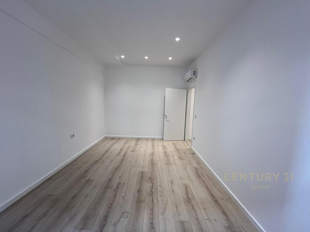 We rent a 2+1 apartment on Dibra Street !