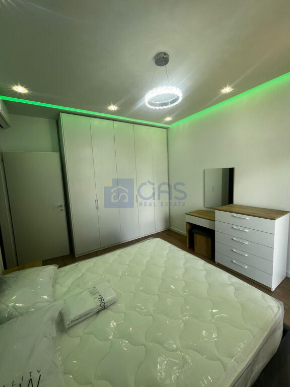Super 1+1 apartment for rent at Bulevardi i Ri