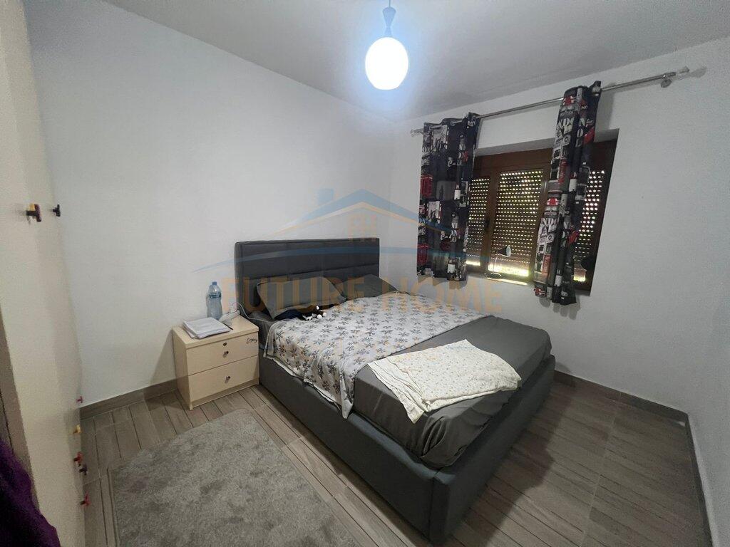 Shitet, Apartament 1+1, Laprakë, Tiranë