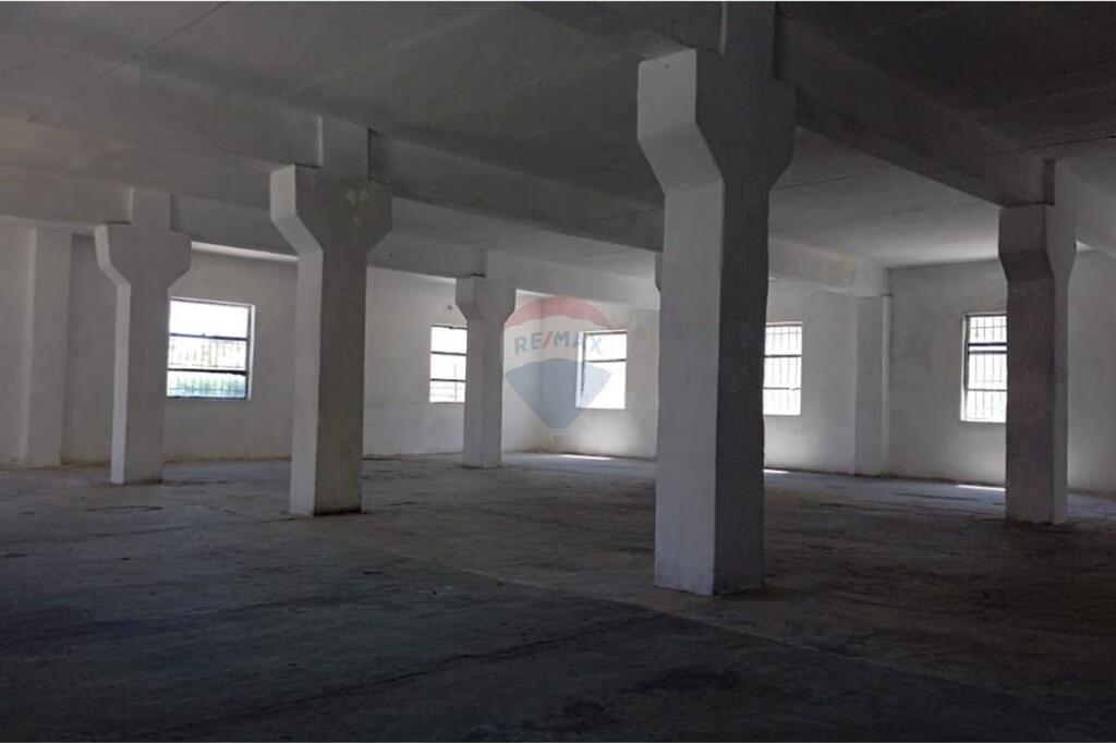 Warehouse for rent in the industrial area