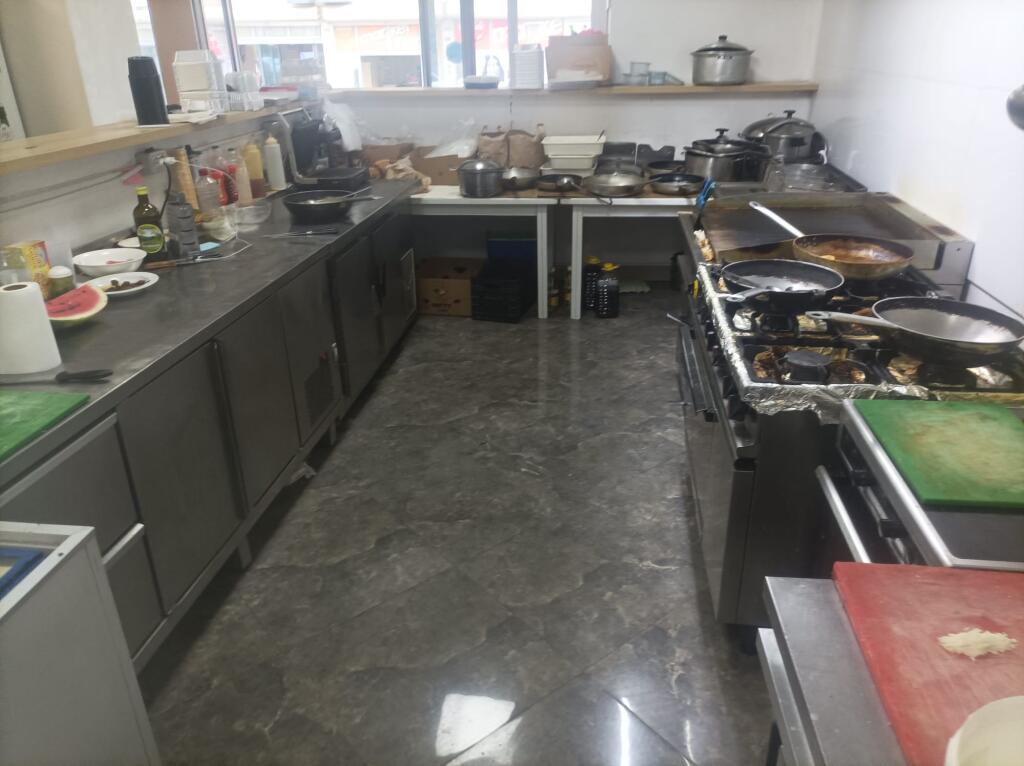 ATTIVITÀ BAR-RISTORANTE IN VENDITA IN CONDIZIONI DI LAVORO