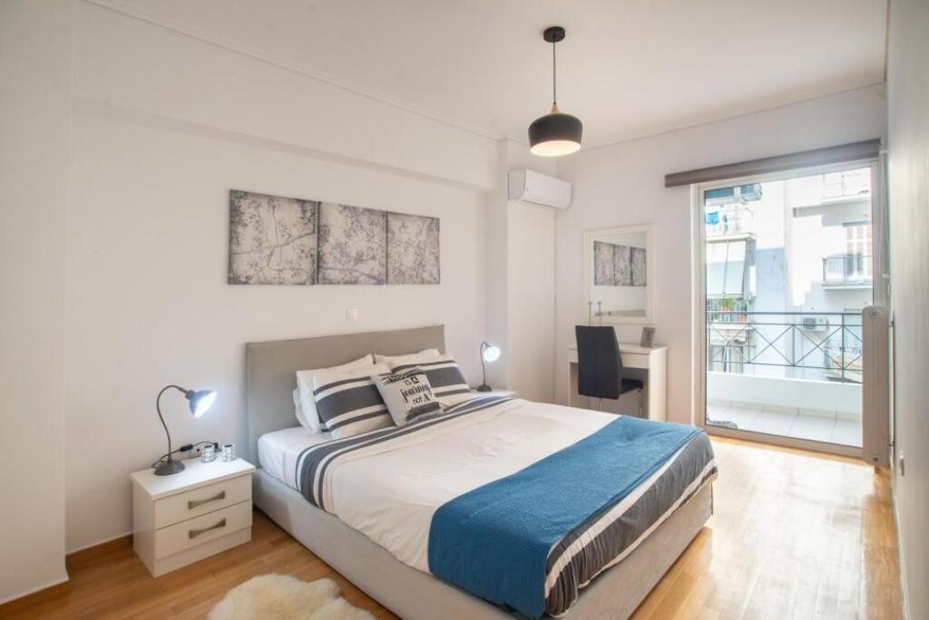 Apartament Me Qera 1+1 Tek Farmacia 10 (ID B2101199) Tirane.