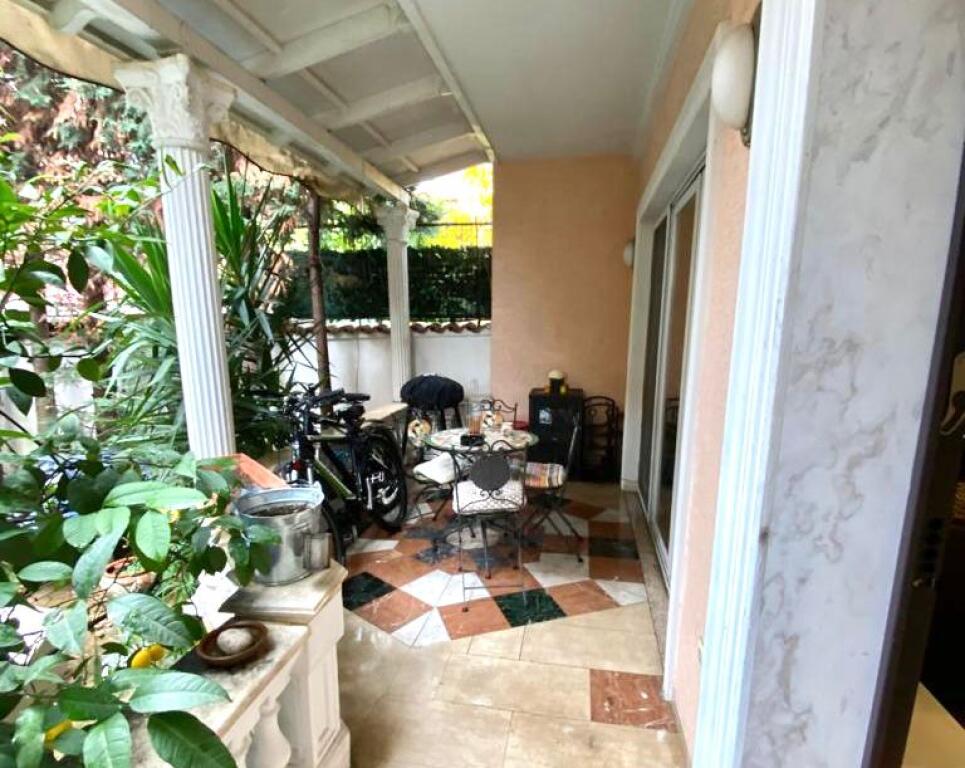 DUPLEX IN AFFITTO – ZONA 21 DHJETORI (Frosina Plaku) 📍 Stradina tranquilla vicino all’anello principale e via Kavaja
