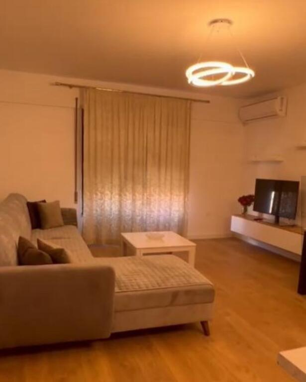 Shtepi me Qera – 2+1 tek Rruga e Kavajës,  