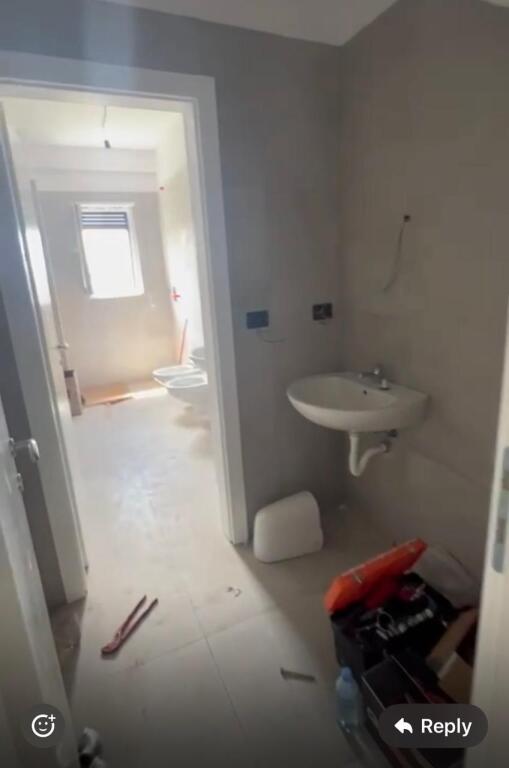 Shitet apartament 2+1