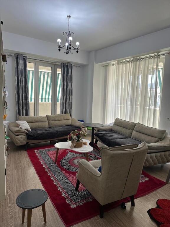 Appartamento in Vendita 3+1+2 presso 21 Dhjetori (ID B13099) Tirana.