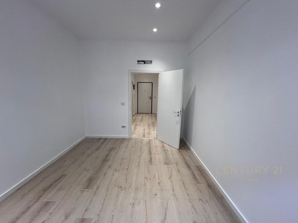 We rent a 2+1 apartment on Dibra Street !