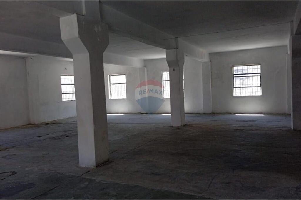 Warehouse for rent in the industrial area