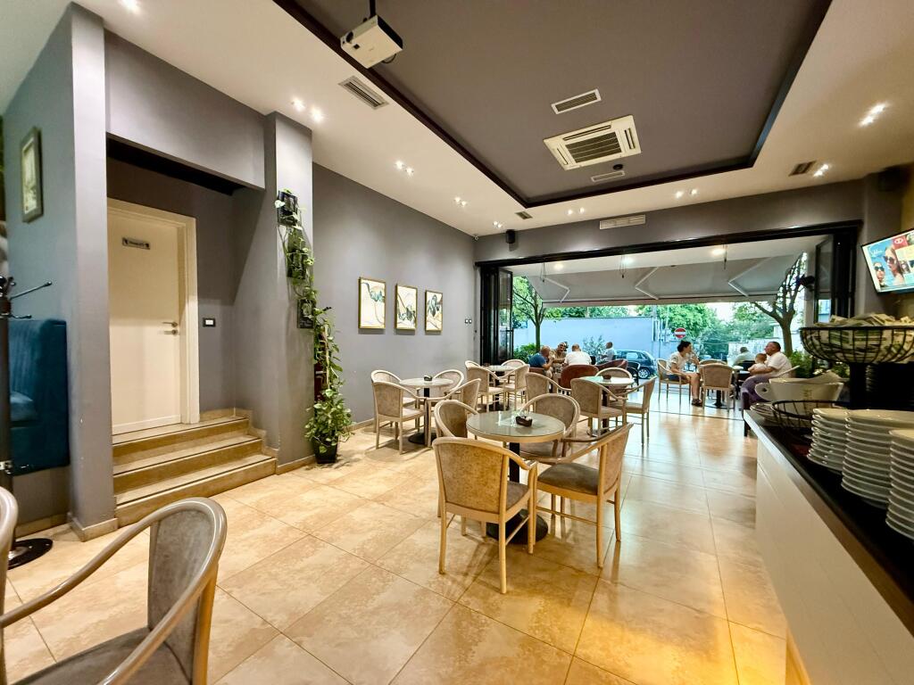 BAR/CAFFÈ IN VENDITA IN VIA DIBRA