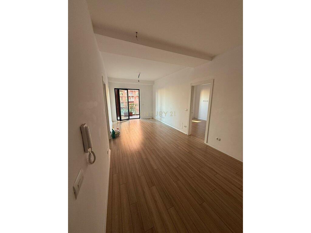 OFFICE SPACE FOR RENT AT GARDEN BUILDING!