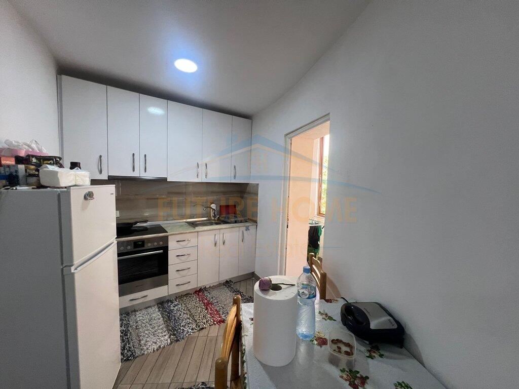 Shitet, Apartament 1+1, Laprakë, Tiranë