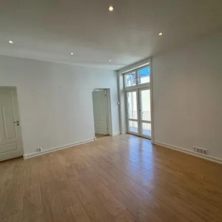 Office for Rent 2+1 at Garden Building Complex (ID BZ2660) Tirana