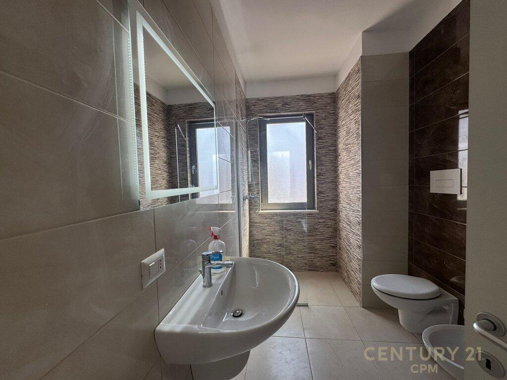 Apartment For Rent At Tower Bridge 2