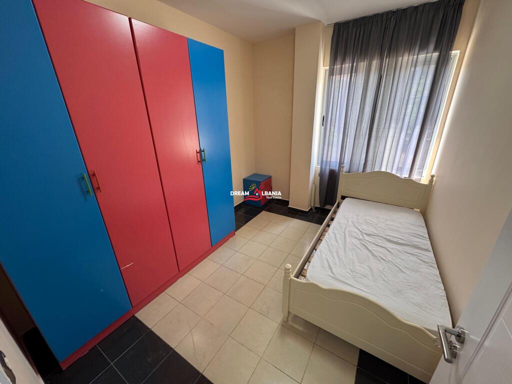 Jepet apartament me qera 2+1 afer Shkolles Rreze Drite Sauk Tirane ID (42115336)
