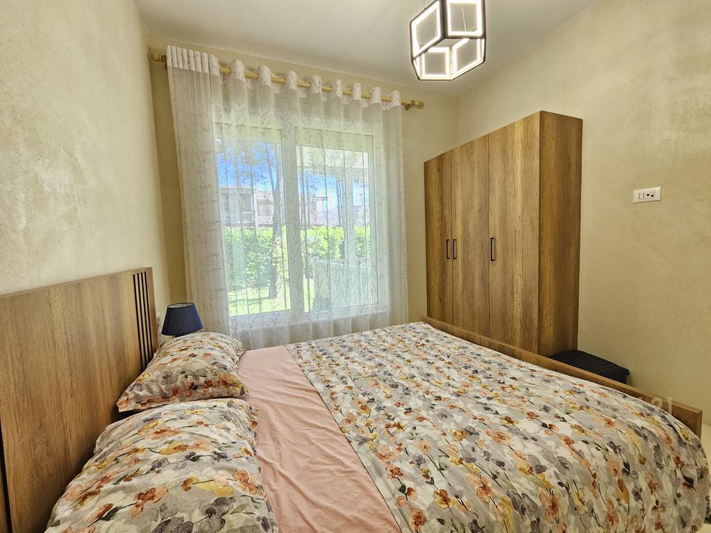 🏡 Shesim Apartament 2+1 me Oborr në Kompleksin “Lura 3”, Gjiri i Lalzit