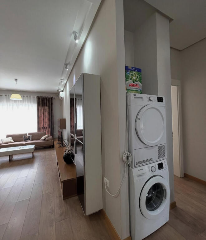 Shitet apartament 1+1 me hipoteke tek Kopshti Botanik