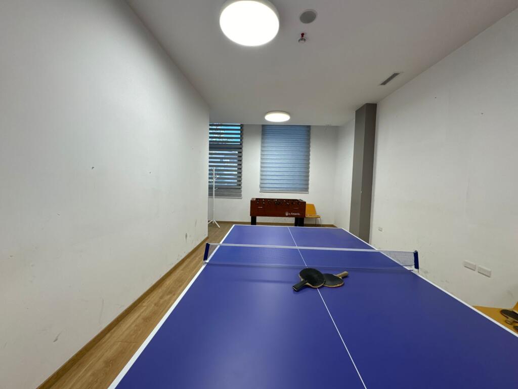 Spazio ufficio in affitto presso il mercato elettrico, (384 m2)