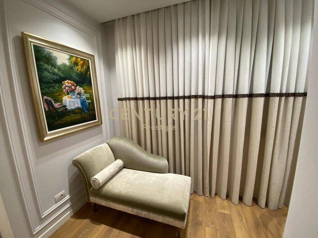 🏡 Jepet me Qira Apartament Modern 2+1+2 – Rruga e Barrikadave