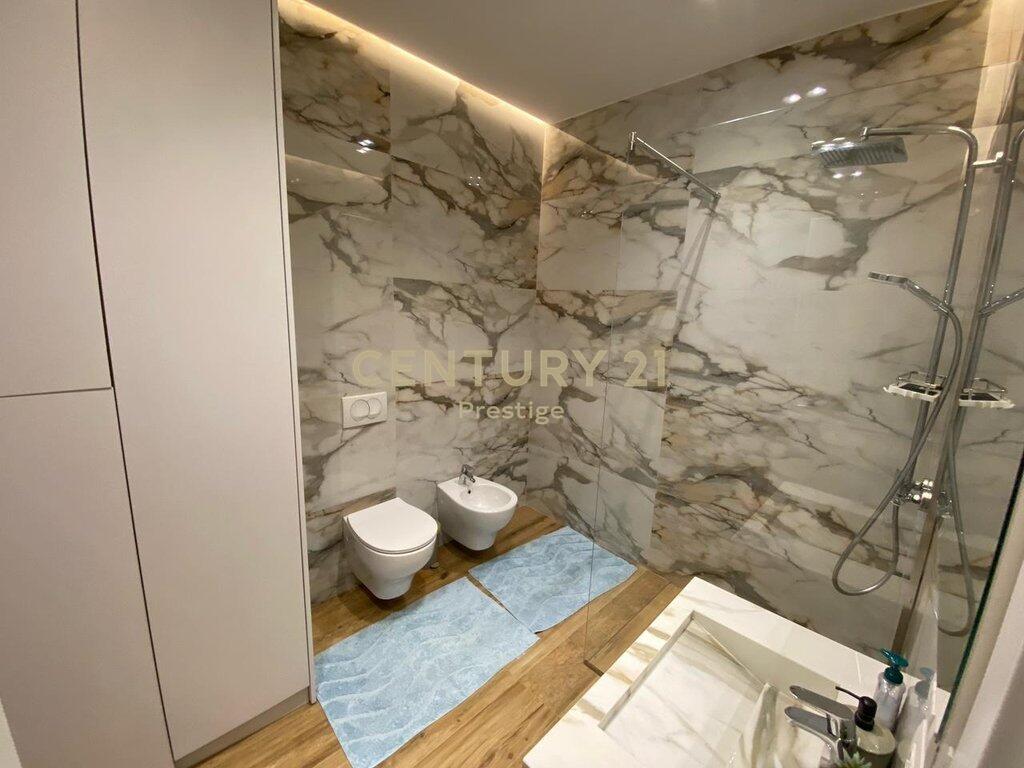 🏡 Jepet me Qira Apartament Modern 2+1+2 – Rruga e Barrikadave