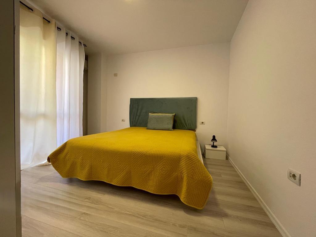 Pazari i Ri, Appartamento 1+1! 600 € /Mese