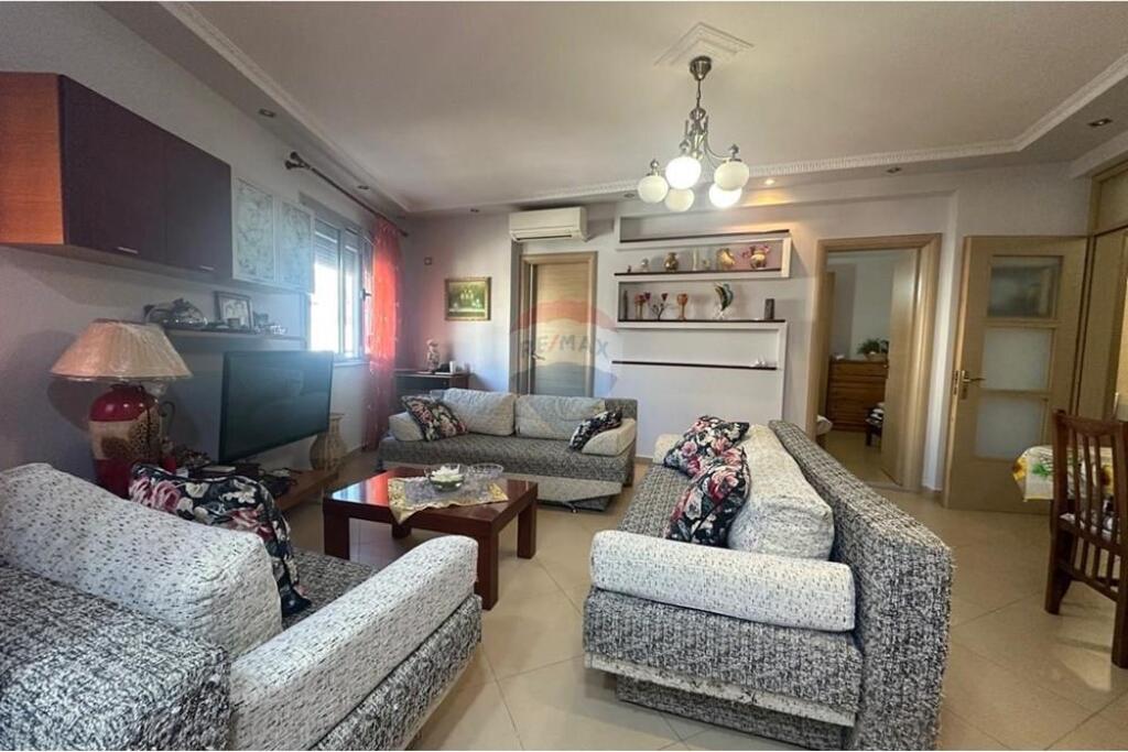 Apartament 2+1 per qira ne Fresk !