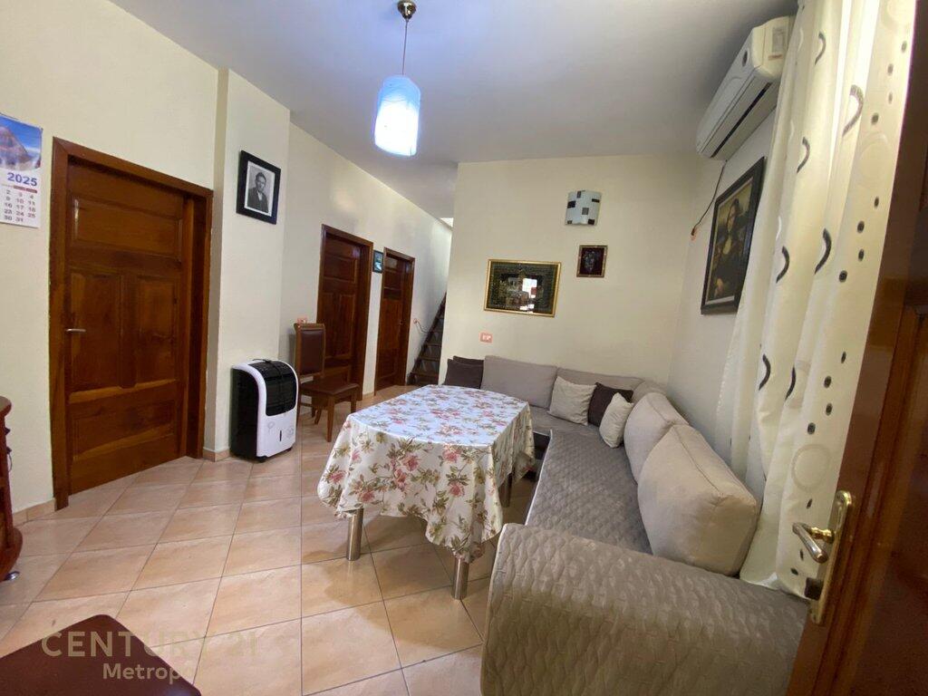 🏡 Jepet me qira shtëpi private 1-katëshe – ideale për familje ose individë