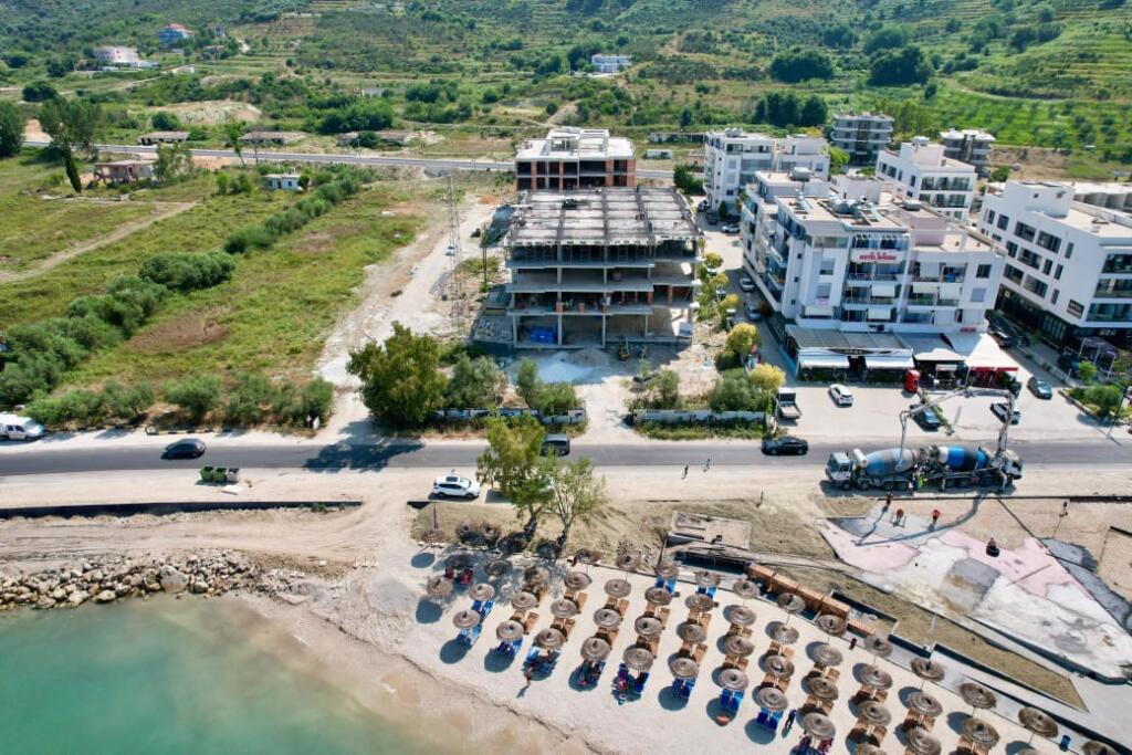 shiten apartamente me pamje nga deti ne Vlore