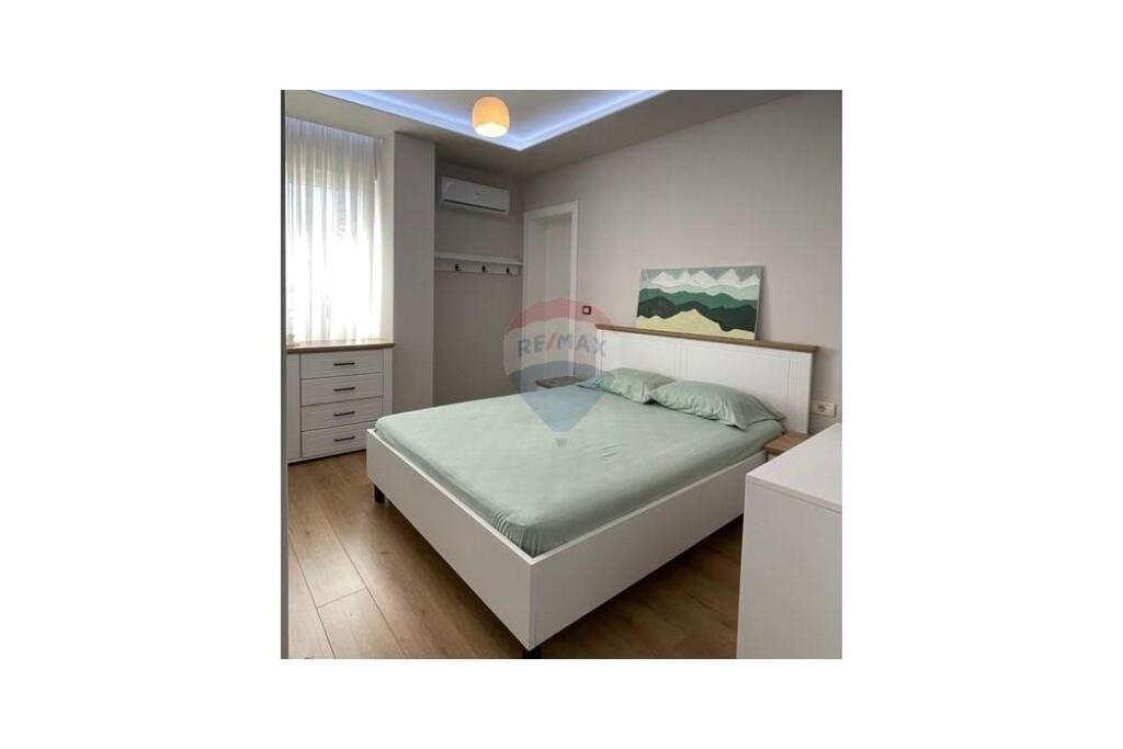 Apartment 2+1+2 for sale on Kavaja Street.