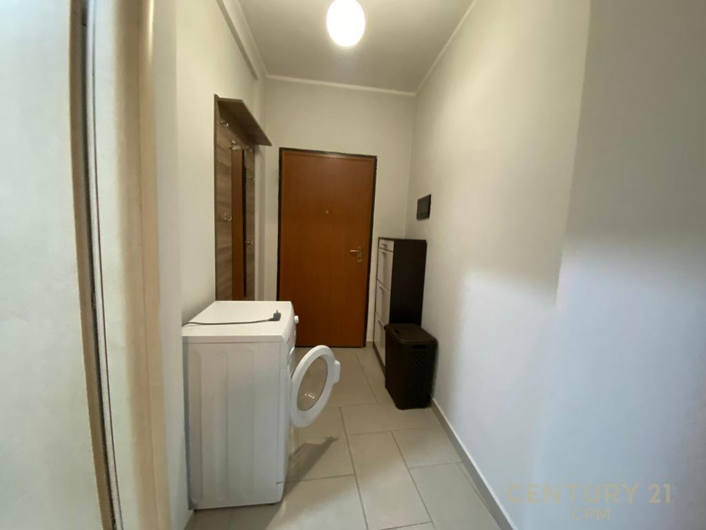 Vendesi in vendita Appartamento 1+1 Vicino al Lago Secco, Tirana!!!