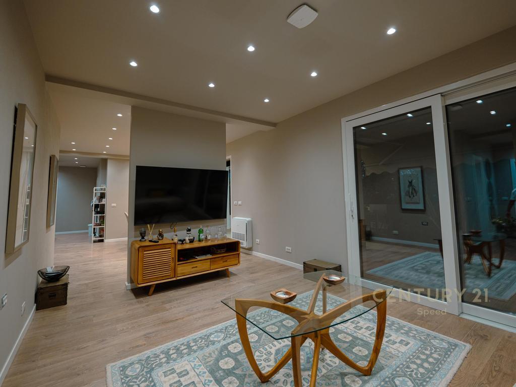 🌅 Shitet Apartament Super Luksoz me 3 Poste Parkimi | Vala Mar, Gjiri i Lalëzit