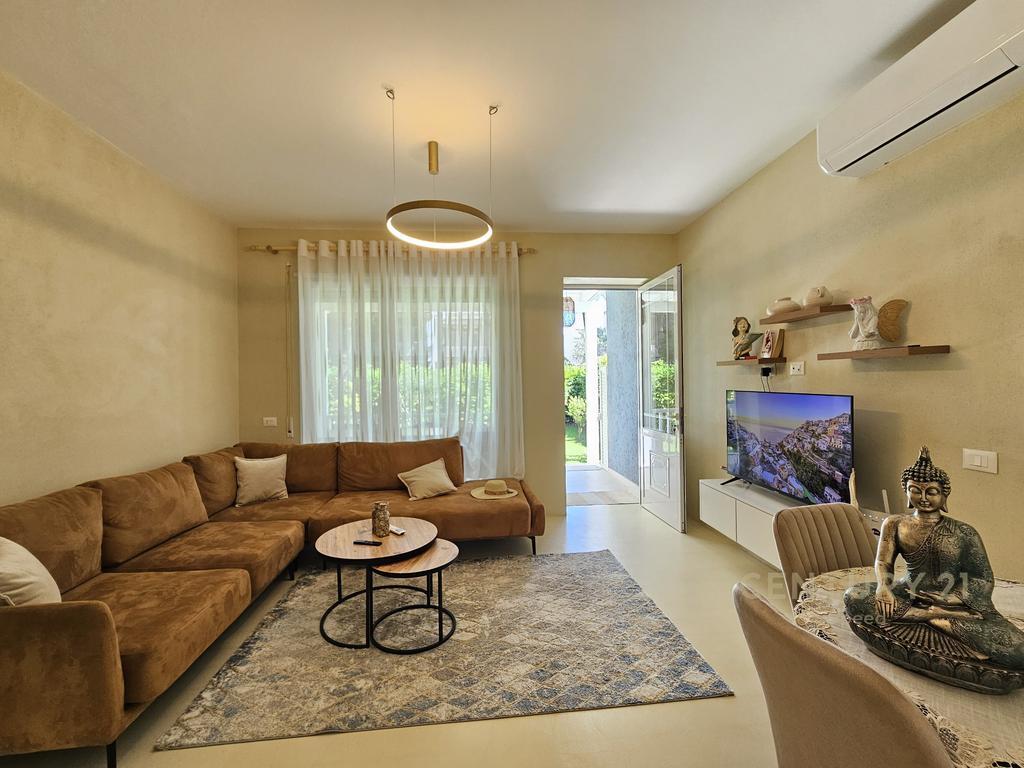 🏡 Shesim Apartament 2+1 me Oborr në Kompleksin “Lura 3”, Gjiri i Lalzit