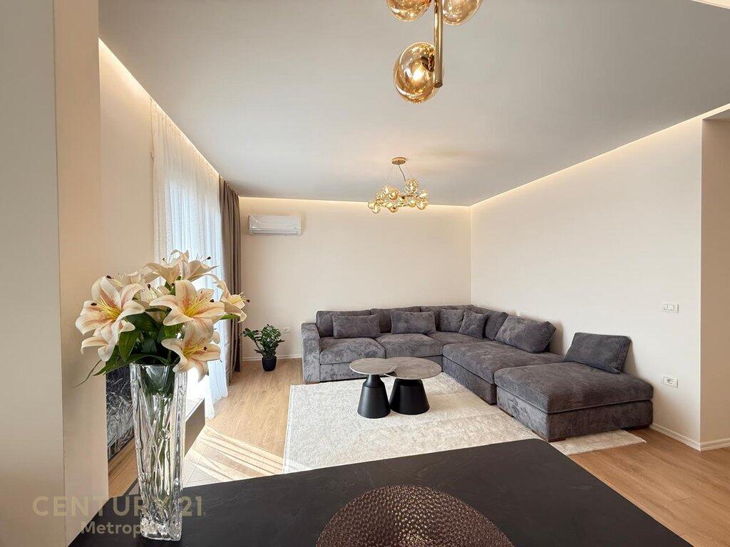 🏡 Apartament Modern 2+1+2 me Qira në “Lake View Residence” – Liqeni i Tiranës
