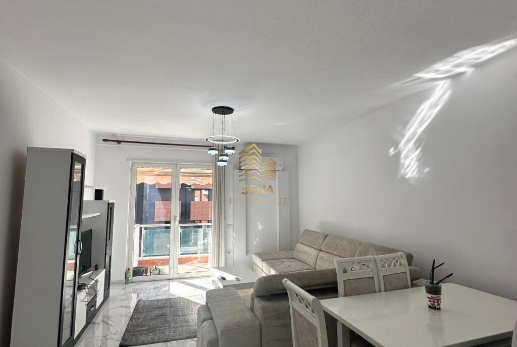 In vendita, Appartamento 2+1+2+Blk+Posto Auto, Complesso SIMA COM, 180.000 Euro