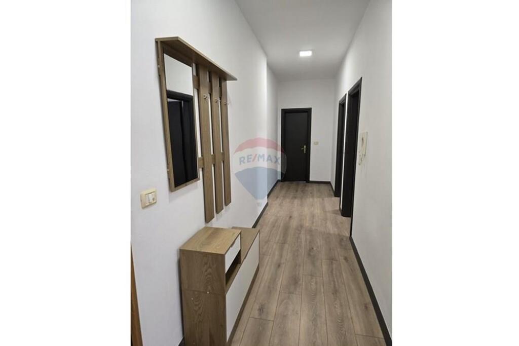 Shitet Apartament 2+1 Komuna e Parisit