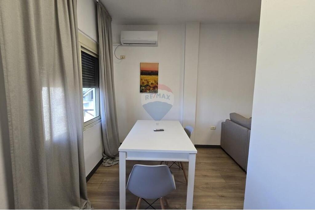 Shitet Apartament 2+1 Komuna e Parisit