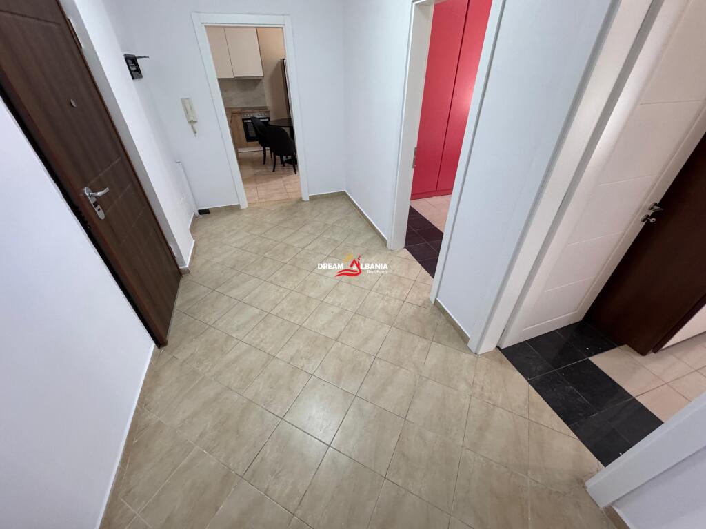 Jepet apartament me qera 2+1 afer Shkolles Rreze Drite Sauk Tirane ID (42115336)

