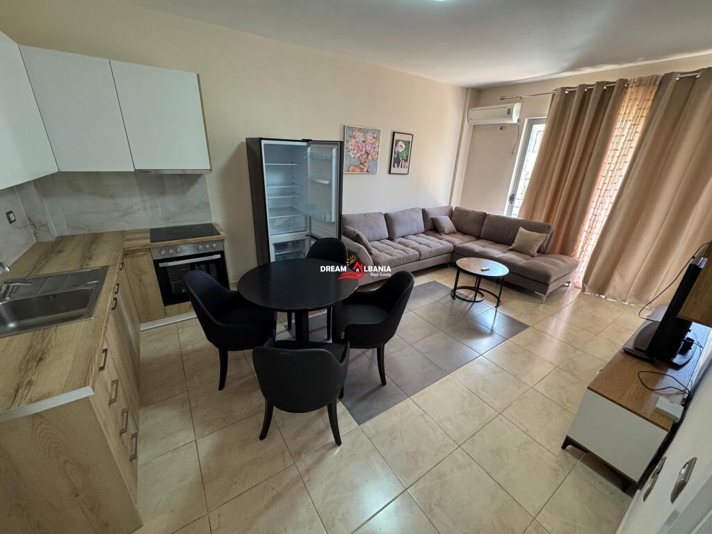 Jepet apartament me qera 2+1 afer Shkolles Rreze Drite Sauk Tirane ID (42115336)
