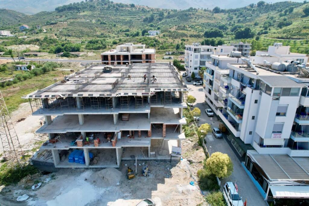 shiten apartamente me pamje nga deti ne Vlore