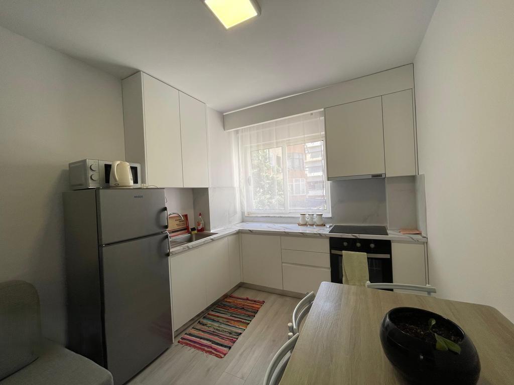 Pazari i Ri, Appartamento 1+1! 600 € /Mese