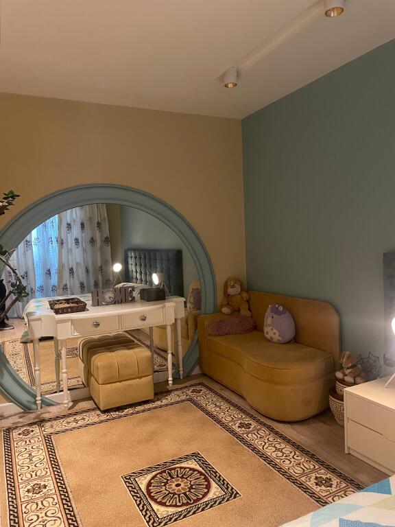 JEPET ME QERA APARTAMENT 3+1 800 EURO VASIL SHANTO