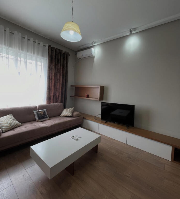 Shitet apartament 1+1 me hipoteke tek Kopshti Botanik