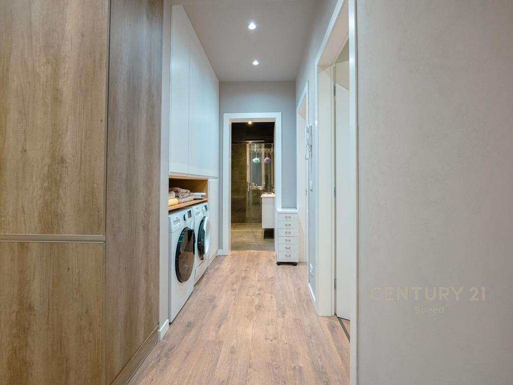 🌅 Shitet Apartament Super Luksoz me 3 Poste Parkimi | Vala Mar, Gjiri i Lalëzit