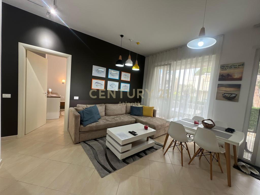 🏡 Shitet Apartament 2+1 me Oborr në Lura 3, Gjiri i Lalzit