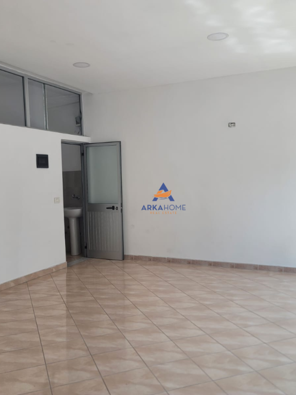 BUSINESS PREMISES FOR RENT 220M2 "DRITAN HOXHA STREET, LAPRAKE" 1600 EURO.