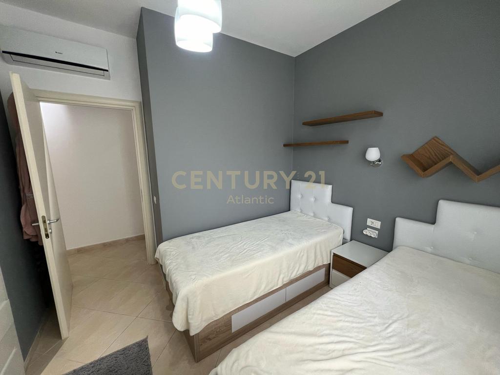🏡 Shitet Apartament 2+1 me Oborr në Lura 3, Gjiri i Lalzit