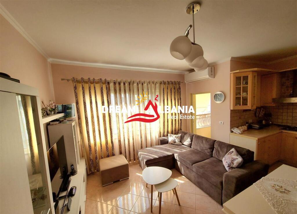 Appartamento 2+1+2Balconi in Vendita sulla Strada di Durazzo, vicino al Ginnasio Qemal Stafa (ID 41212027)