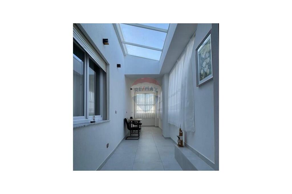Shitet Apartament 2+1+2 Rruga e Kavajës prane Delijorgjit