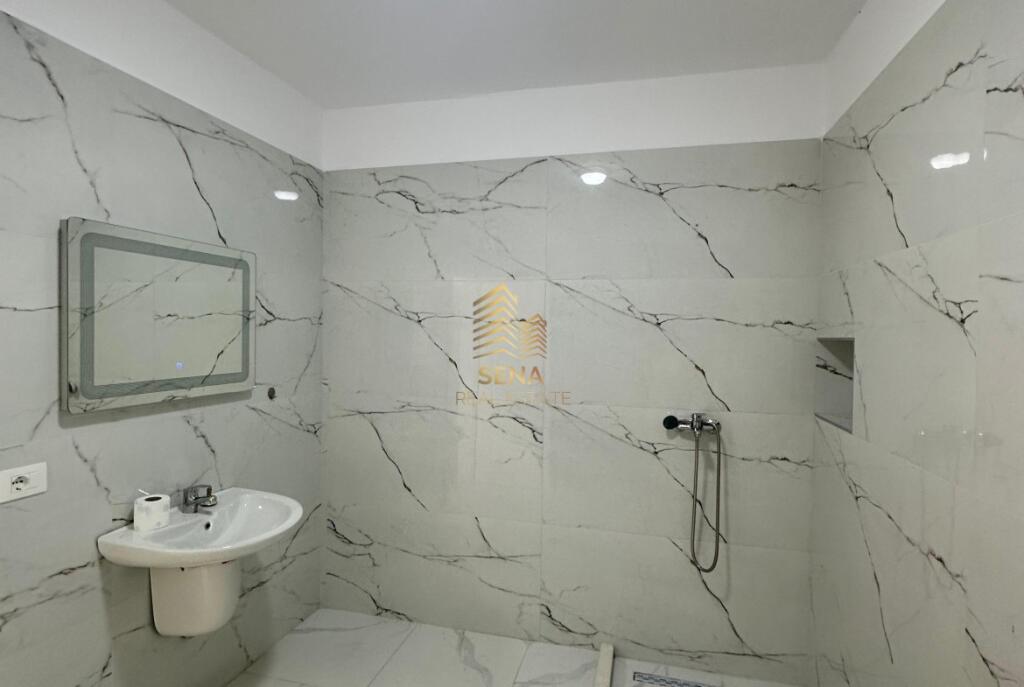 In vendita, Appartamento 2+1+2+Blk+Posto Auto, Complesso SIMA COM, 180.000 Euro